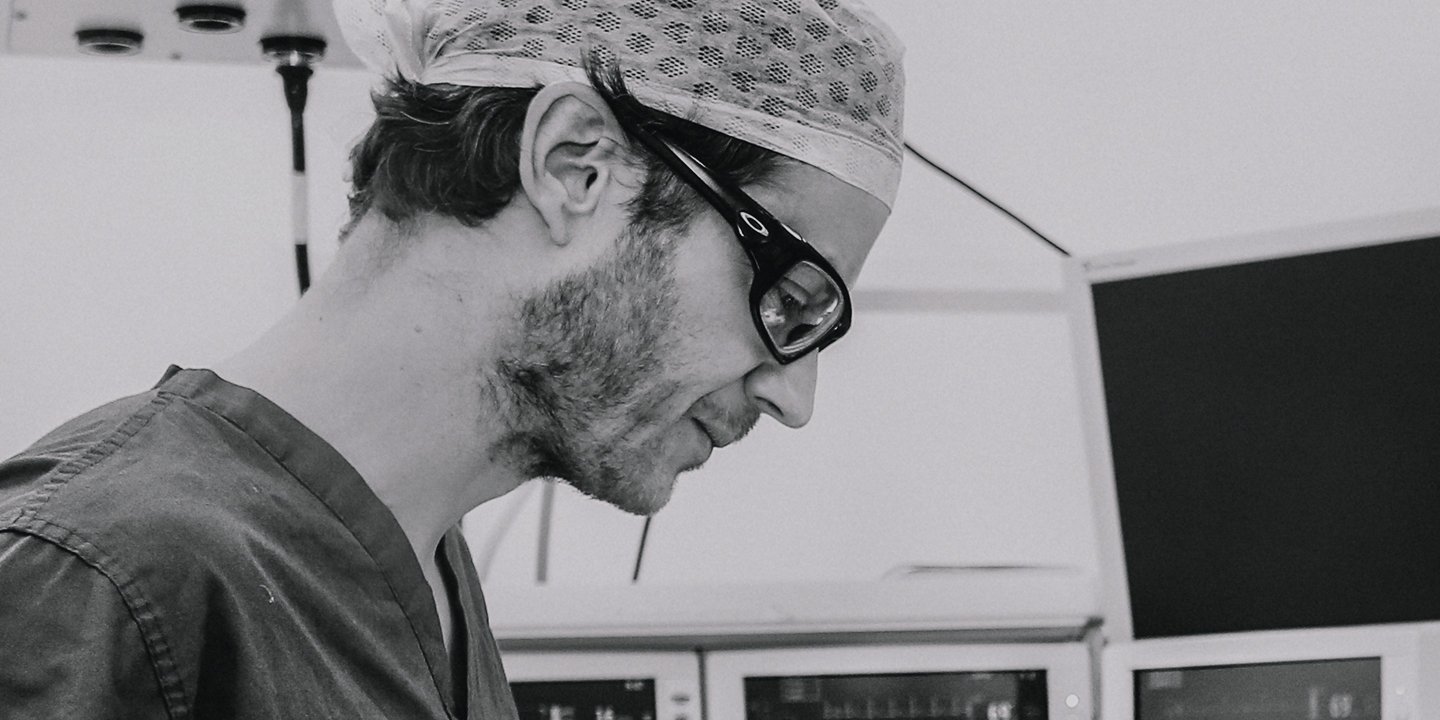 Mr-Matthew-Potter-Surgeon-1 1